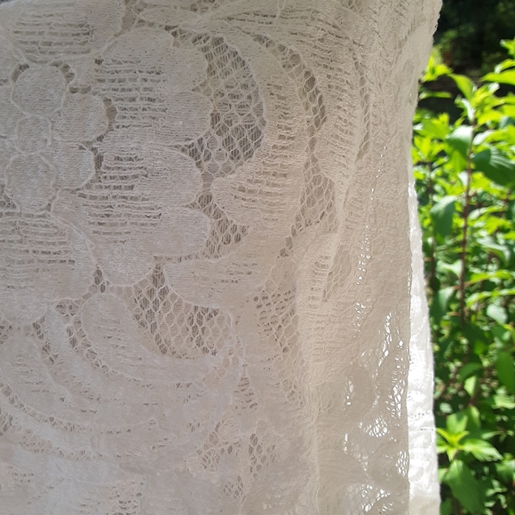 Lace Low Back Maxi Dress - Picture 10 of 11